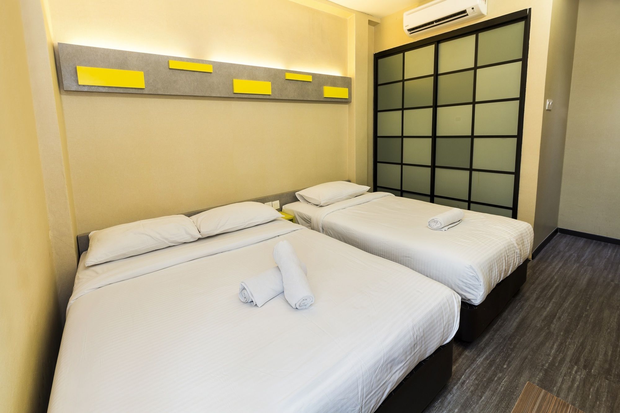 Фото Smile Hotel Danau Kota