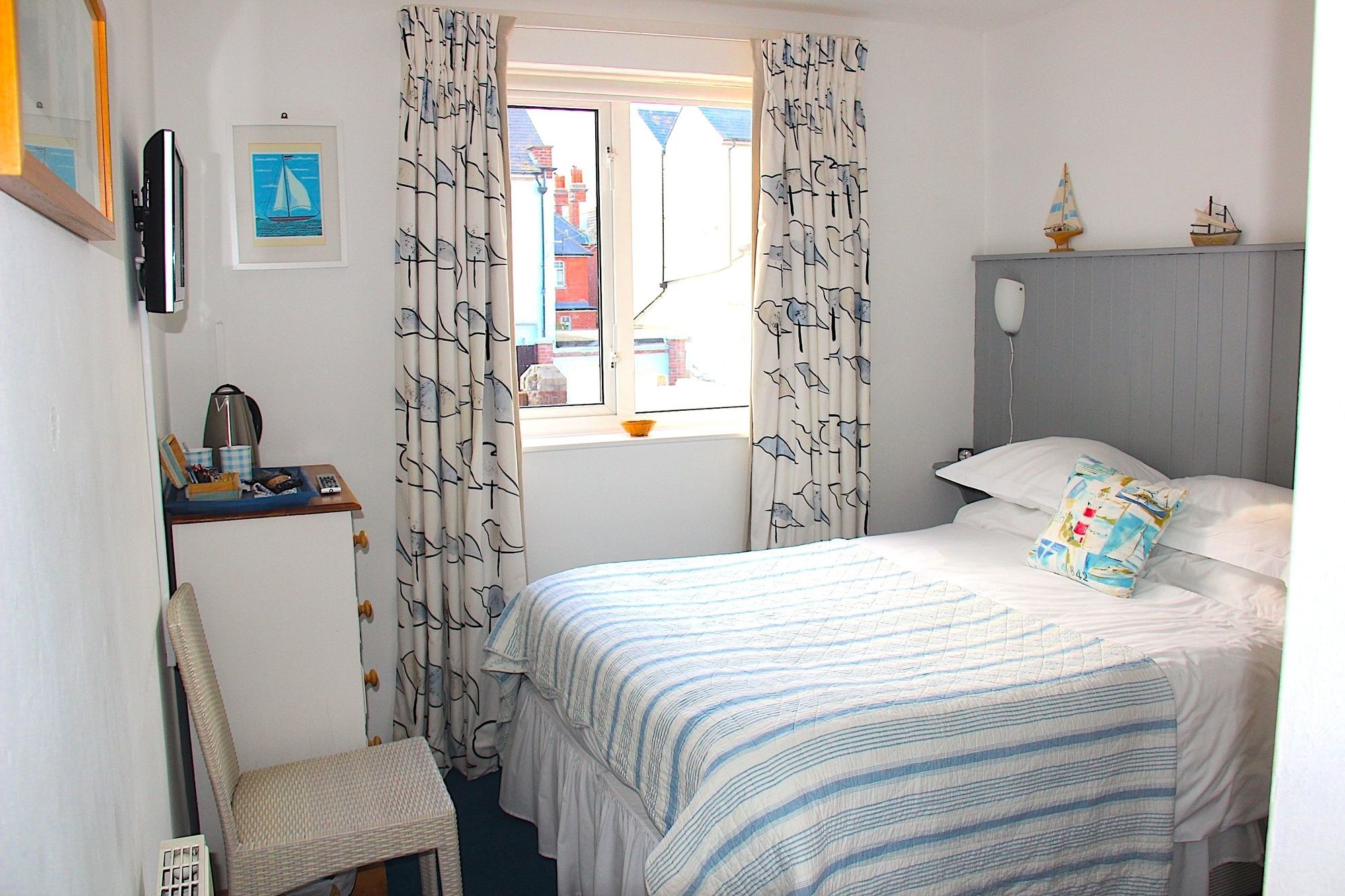 Фото The New England