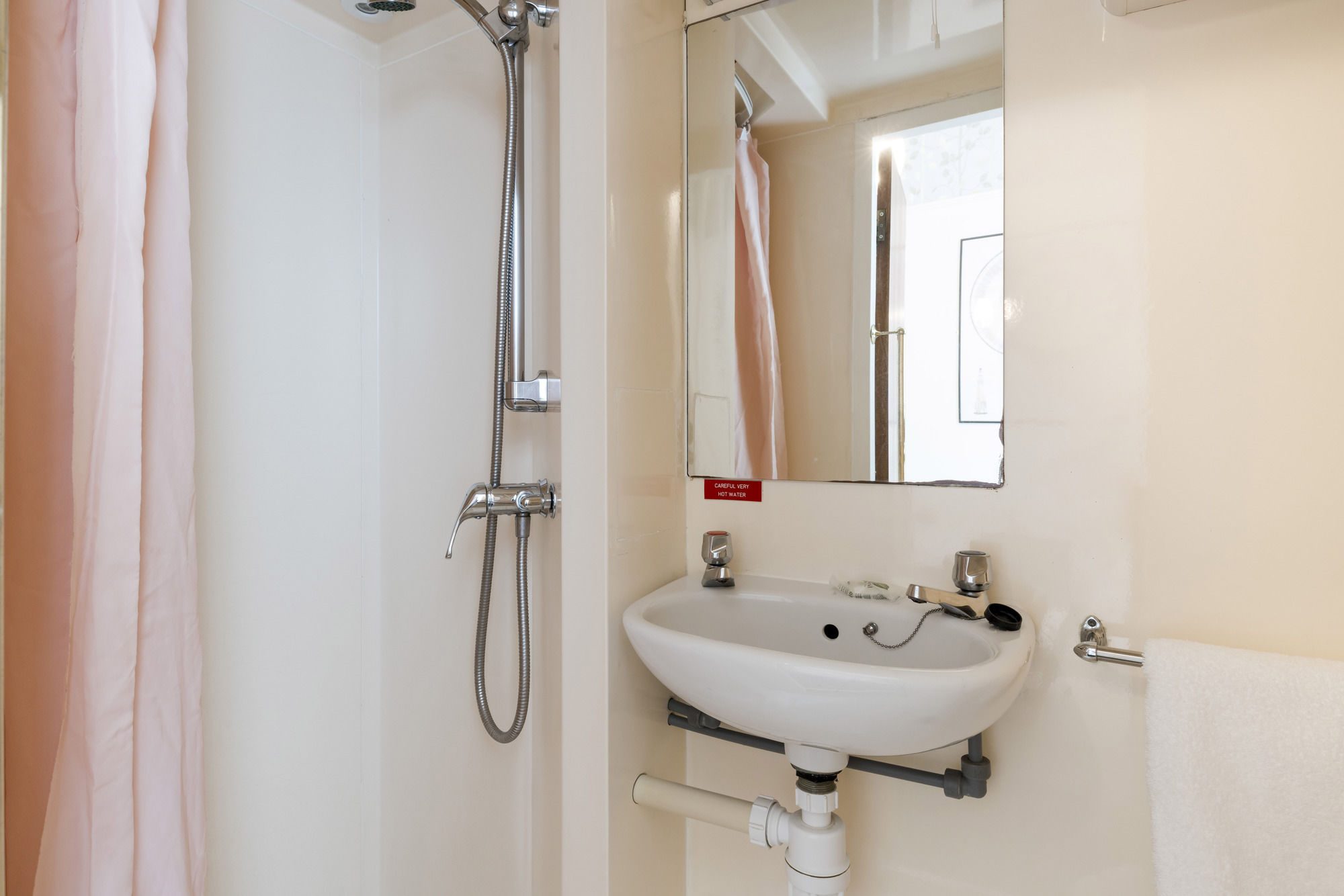 Фото St Athans Hotel