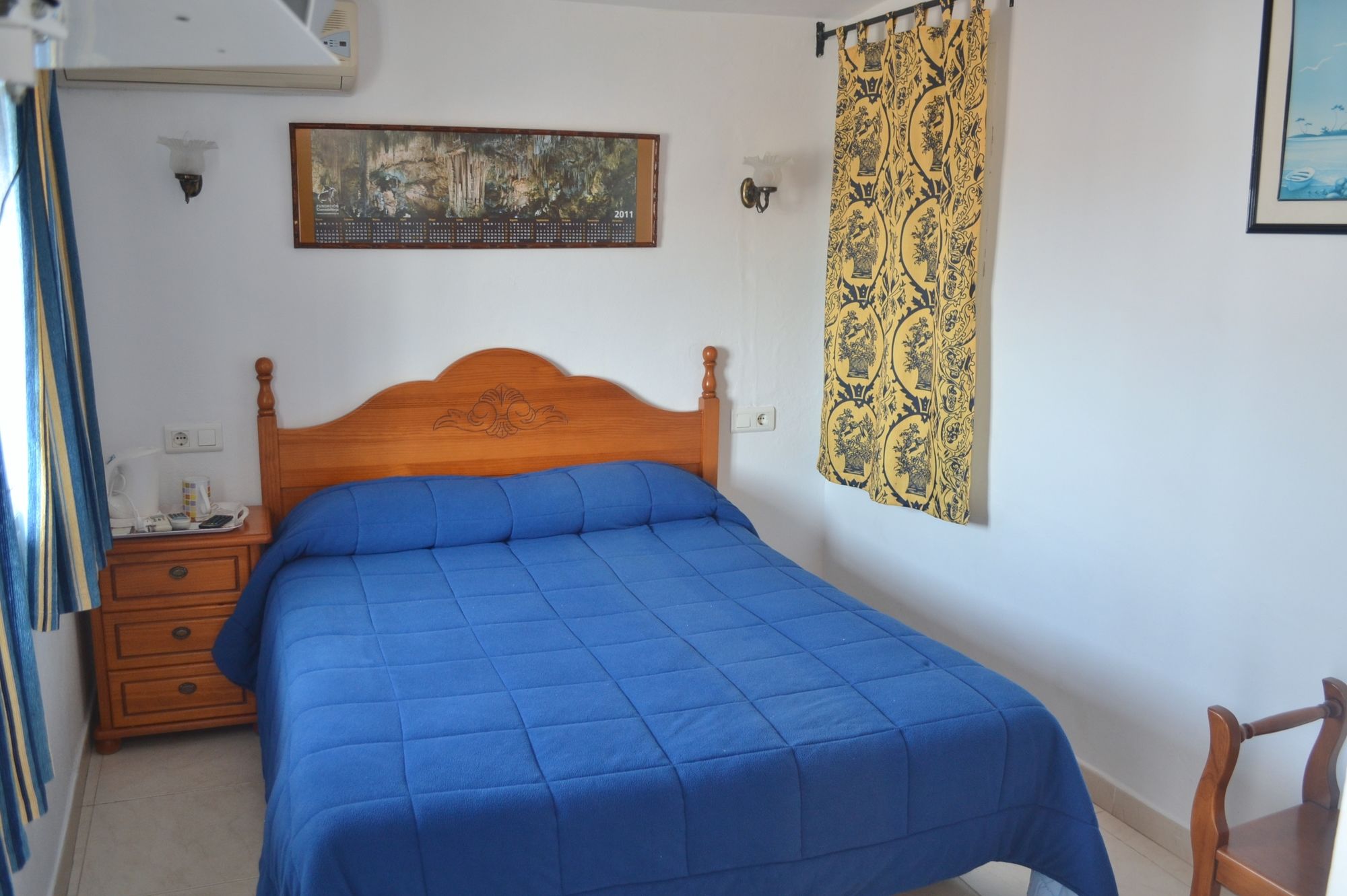 Фото Hostal Dianes