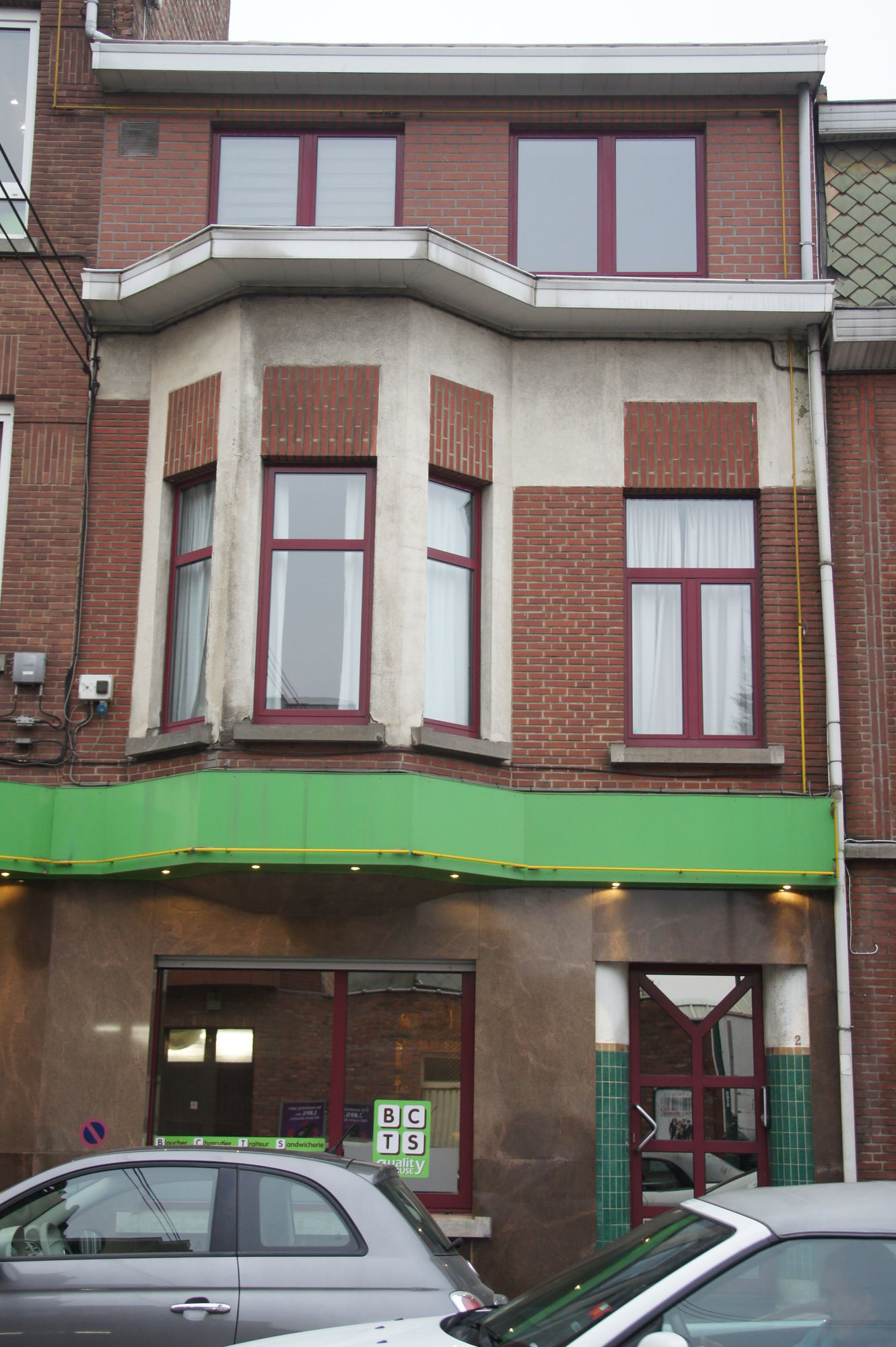 Фото J and R Brussels City Apartment