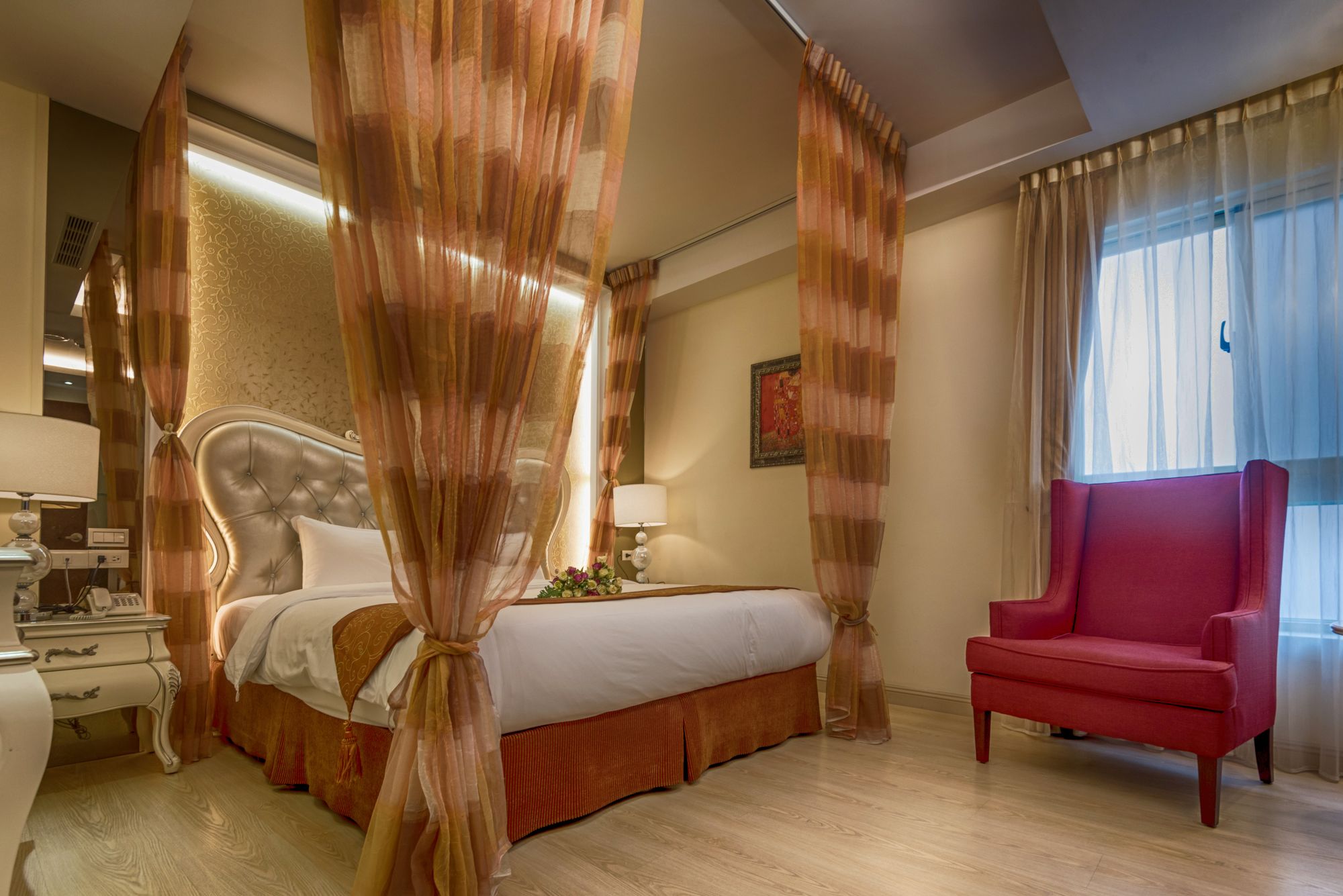 Фото отеля 2