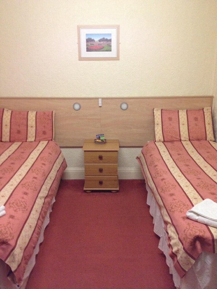 Фото The Albany Hotel