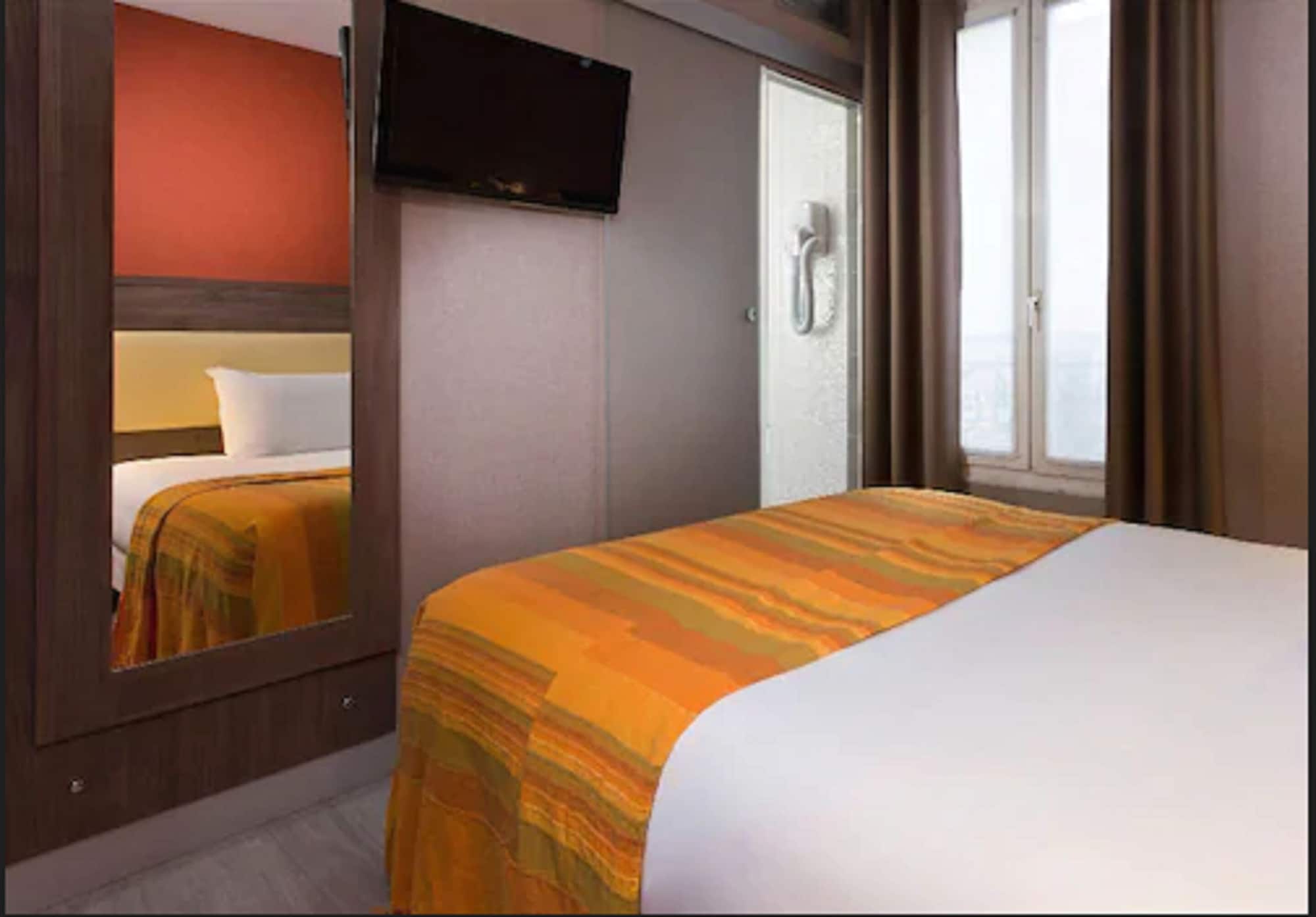 Фото Hotel Riviera Elysées