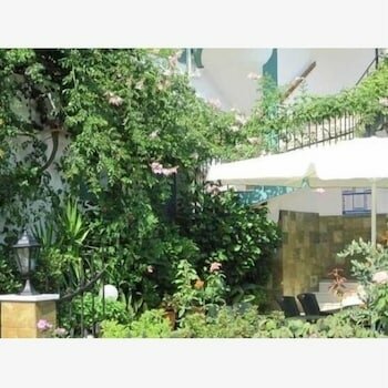 Фото Villa Contessa by Checkin