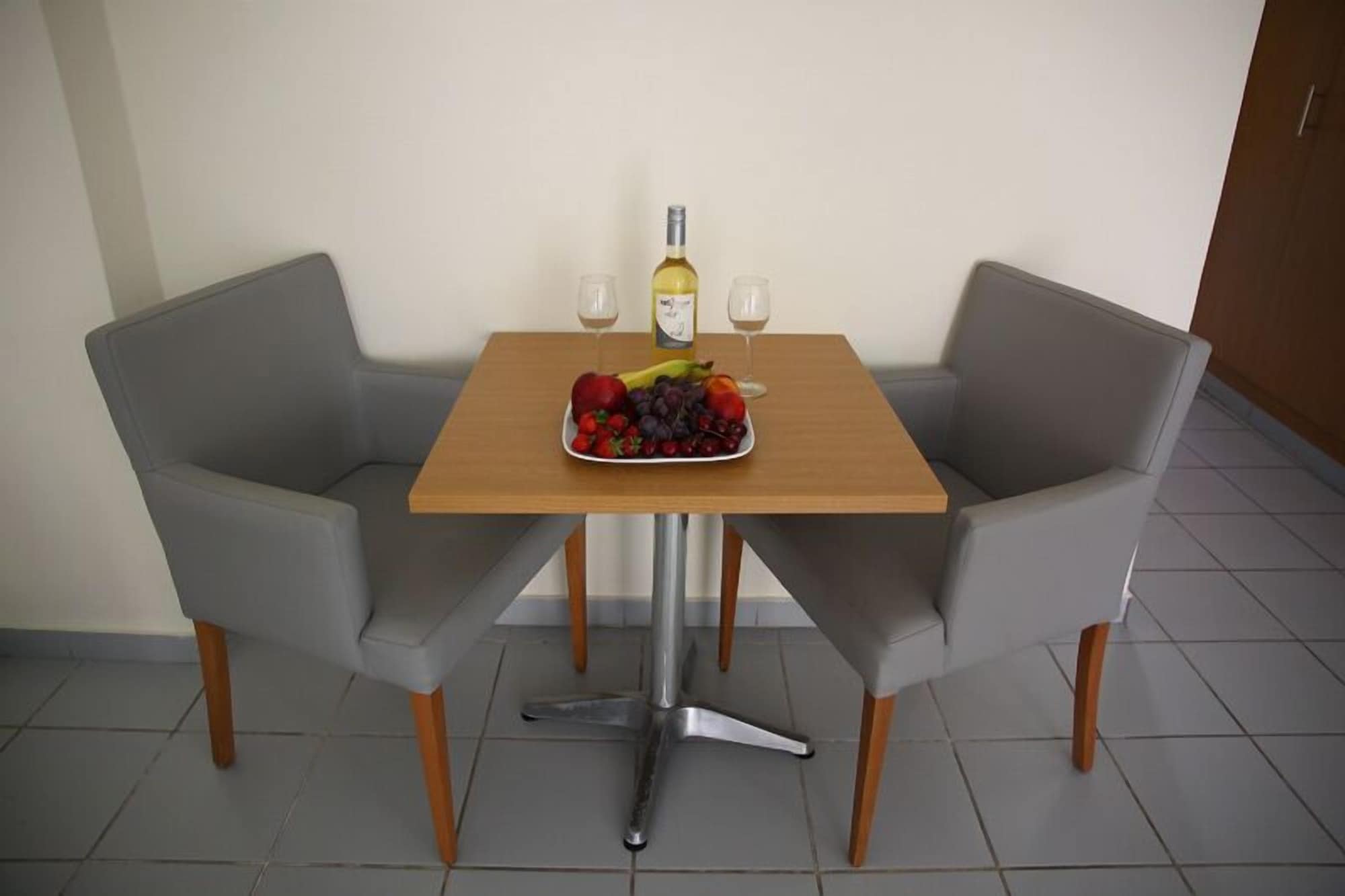 Фото Acropolis Apartments