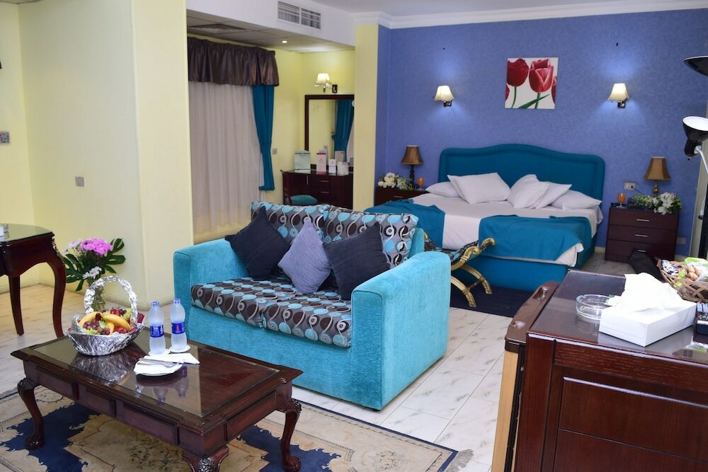 Фото Holidays Express Hotel