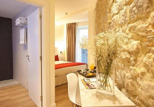 Внешний вид отеля Hotel Pompaelo Urban SPA в Памплоне, фото 4