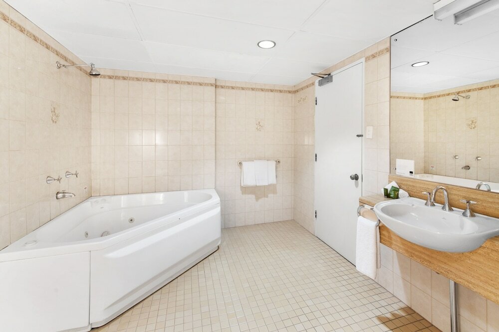 Фото Comfort Hotel Adelaide Meridien