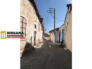 Istiklal Square (İzmir, Bergama District, Barbaros Mah., Paşaoğlu Çk. Sok., 4A), park