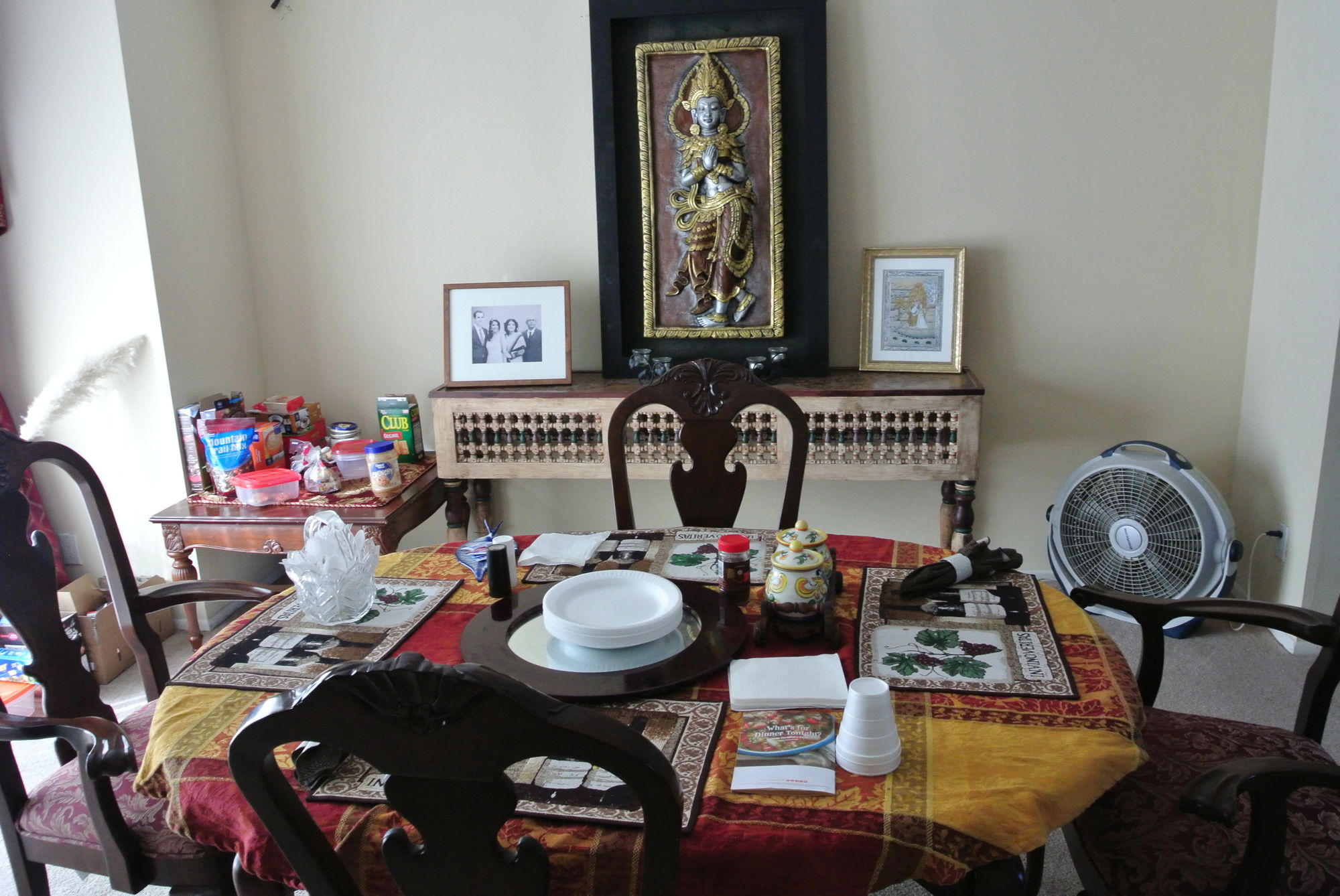 Фото Mini Mansion in Hollywood Hills