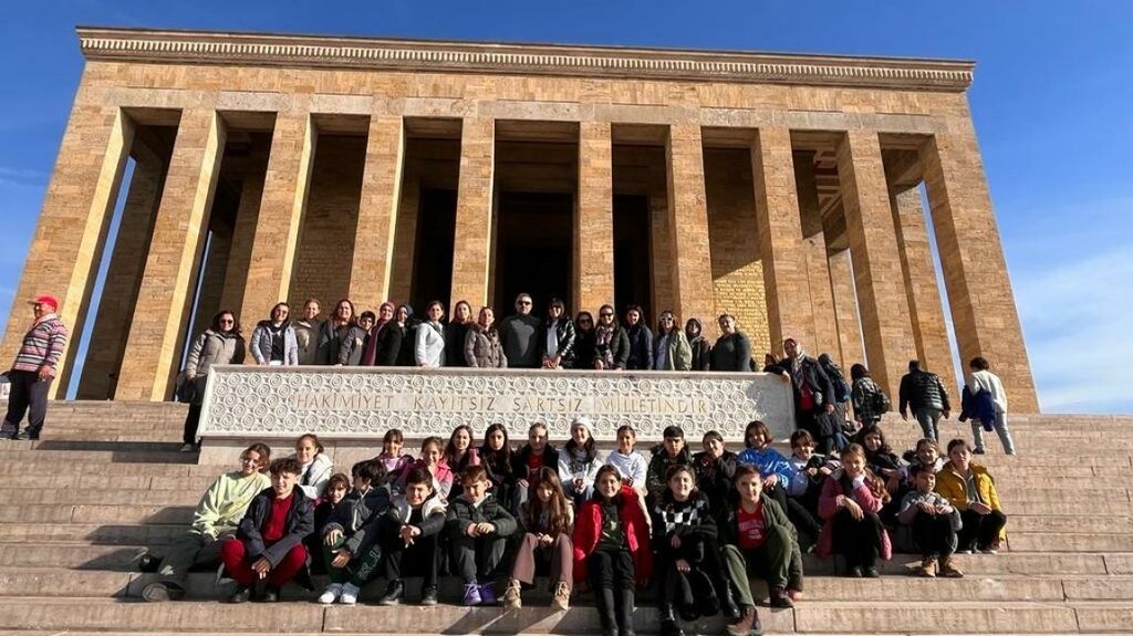 School Fatih Sultan Mehmet Middle School, Istanbul, photo