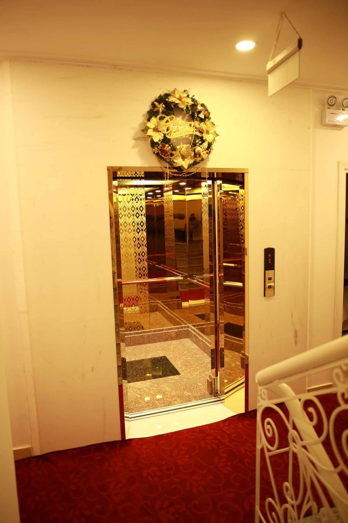 Фото Tulip Hotel 3