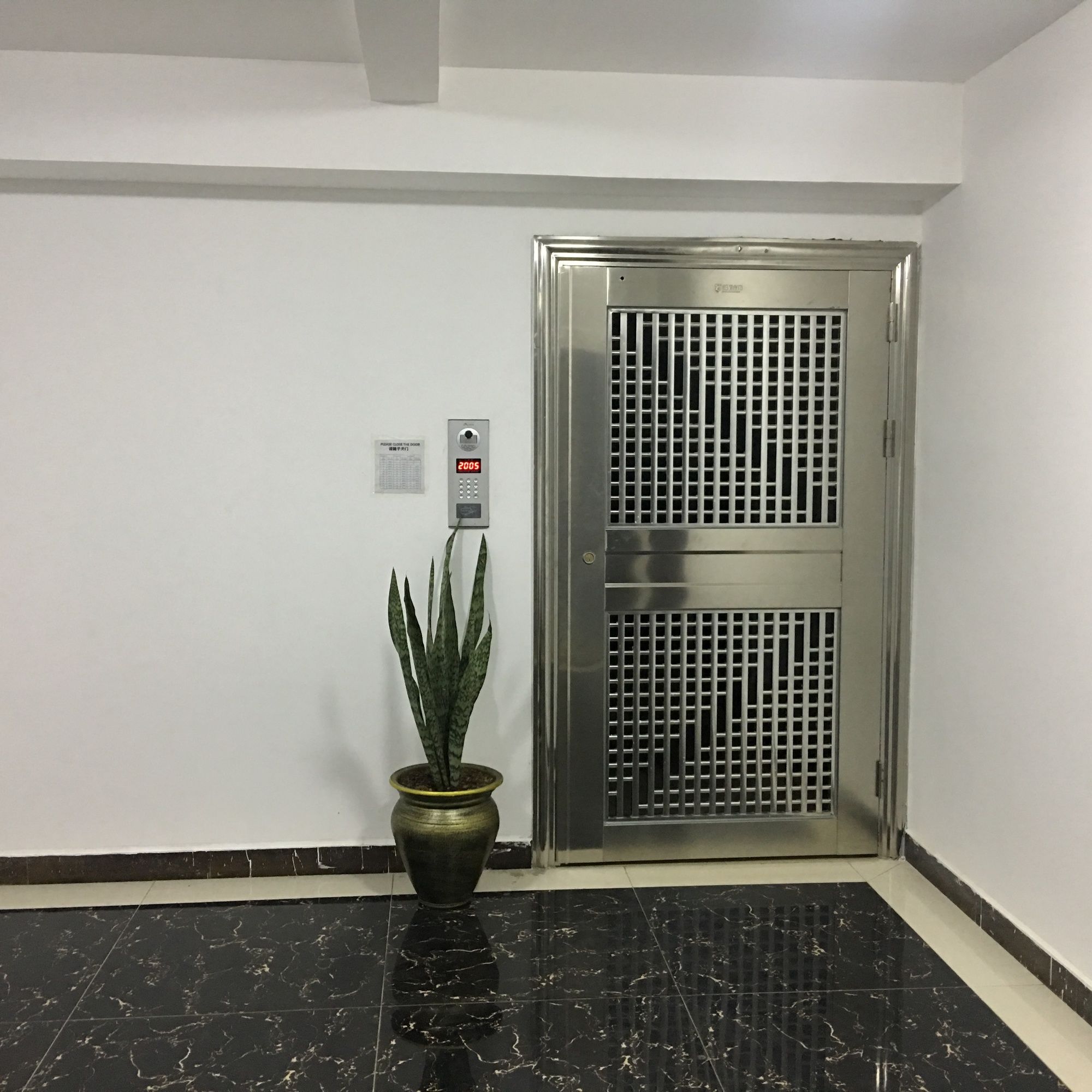 Фото Chateau Towers Hotel Apartment