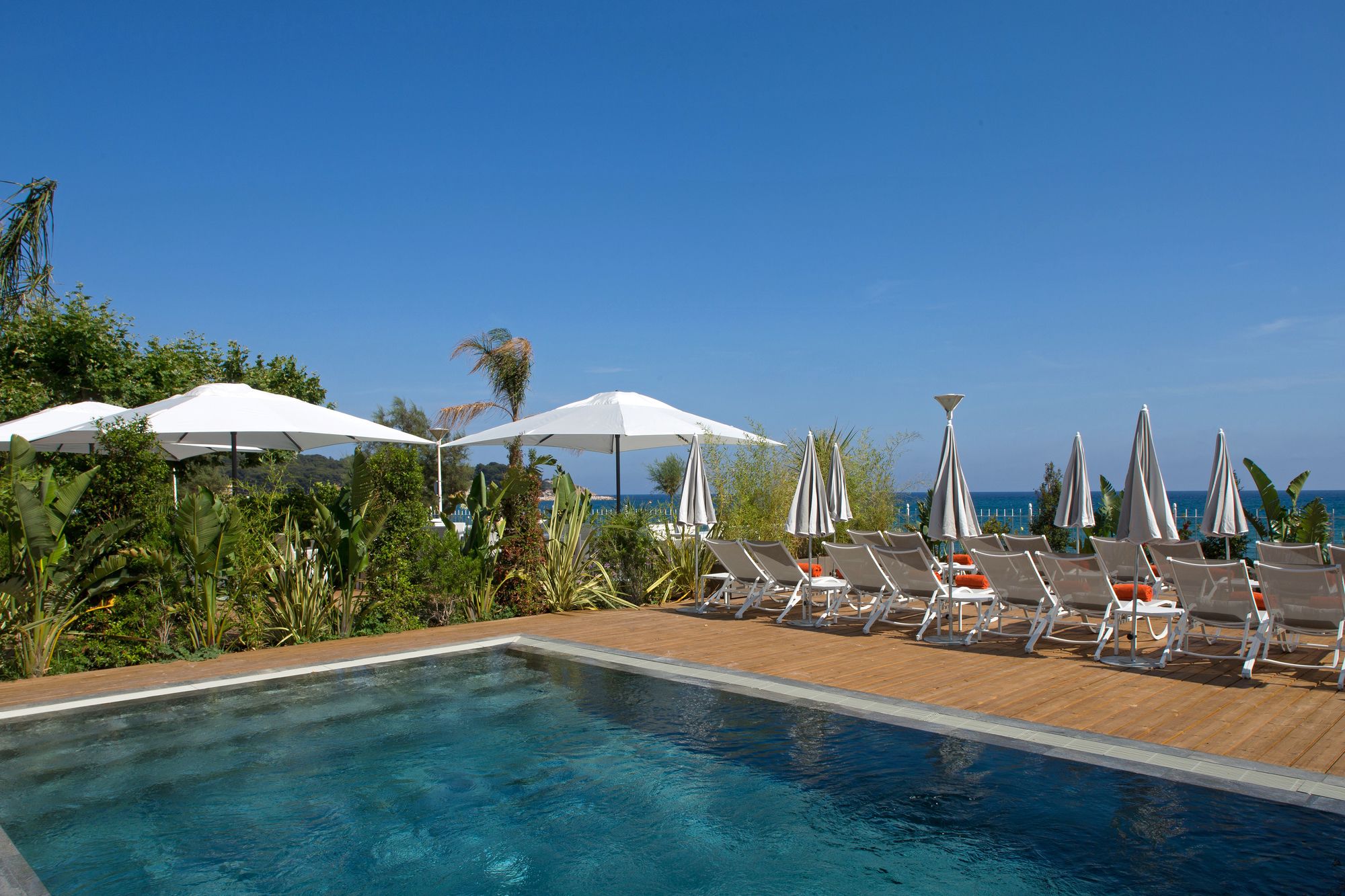 Фото Grand Hotel des Sablettes Plage, Curio Collection by Hilton