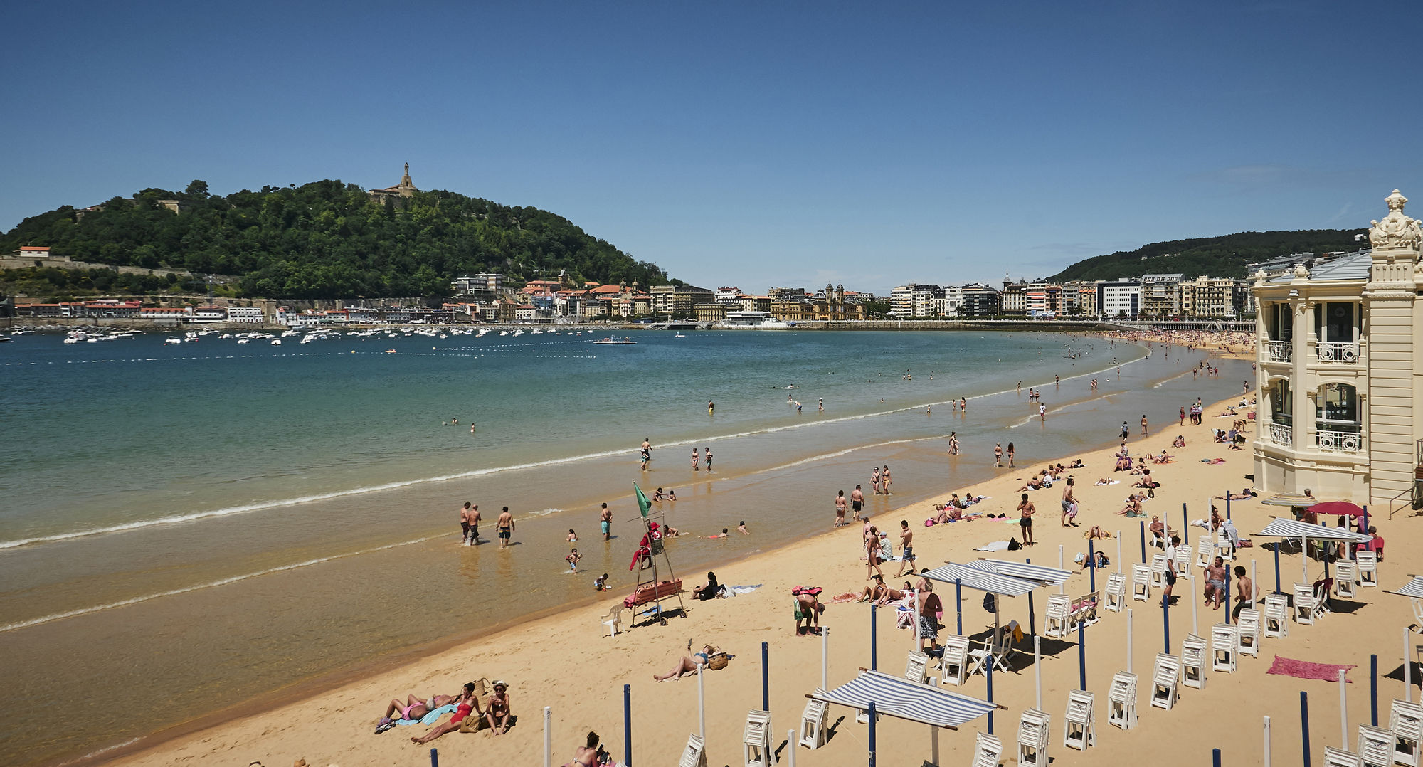 Фото Legazpi Doce Rooms & Suites