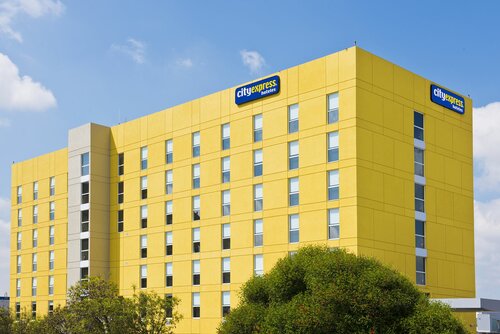 Внешний вид отеля City Express by Marriott Santiago Aeropuerto Chile в Пудахели, фото 1