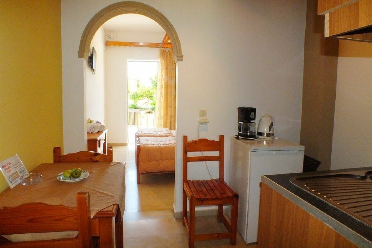 Фото Akis Villa Studios & Apartments with Pool