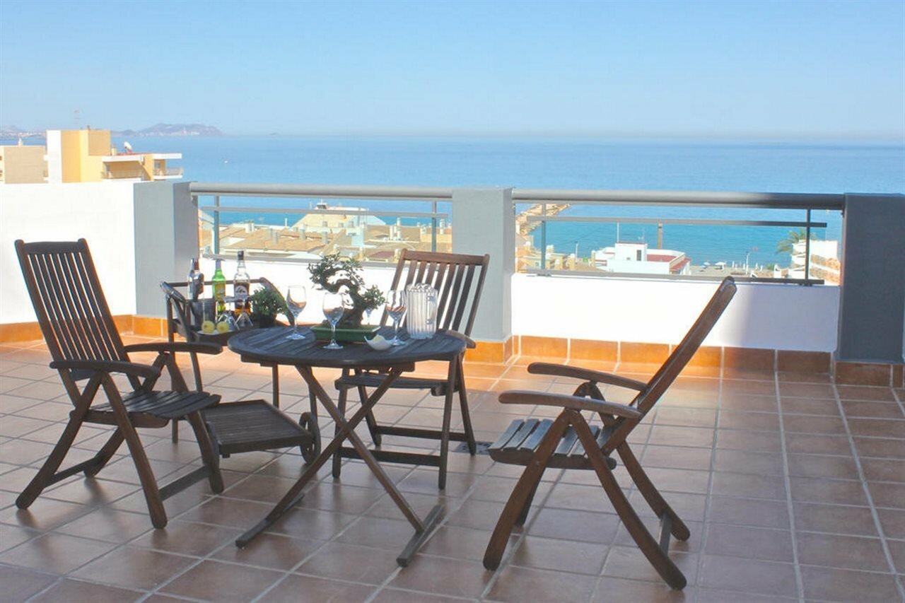 Фото Hotel La Familia Gallo Rojo