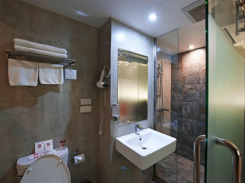 Фото Ruamchitt Plaza Hotel