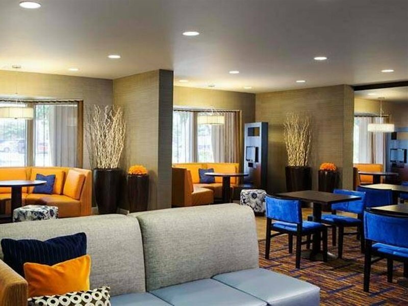 Фото Courtyard by Marriott Aventura Mall