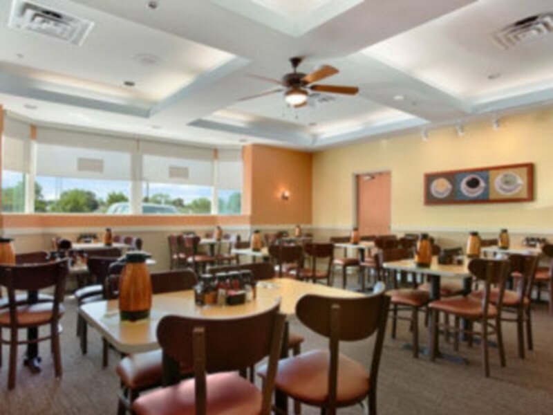 Фото Ramada by Wyndham Niagara Falls/Fallsview