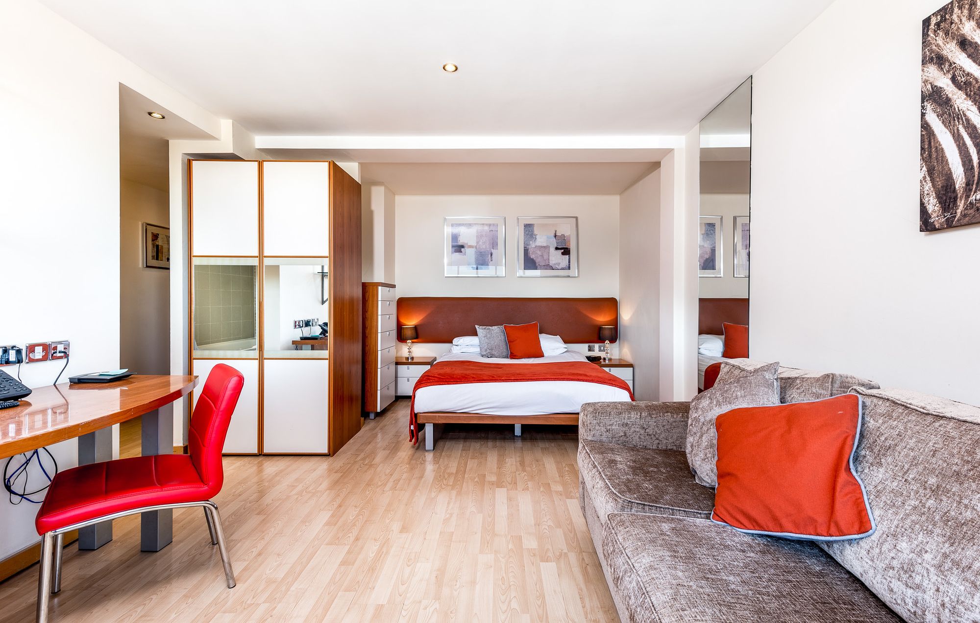 Фото Roland House Apartments