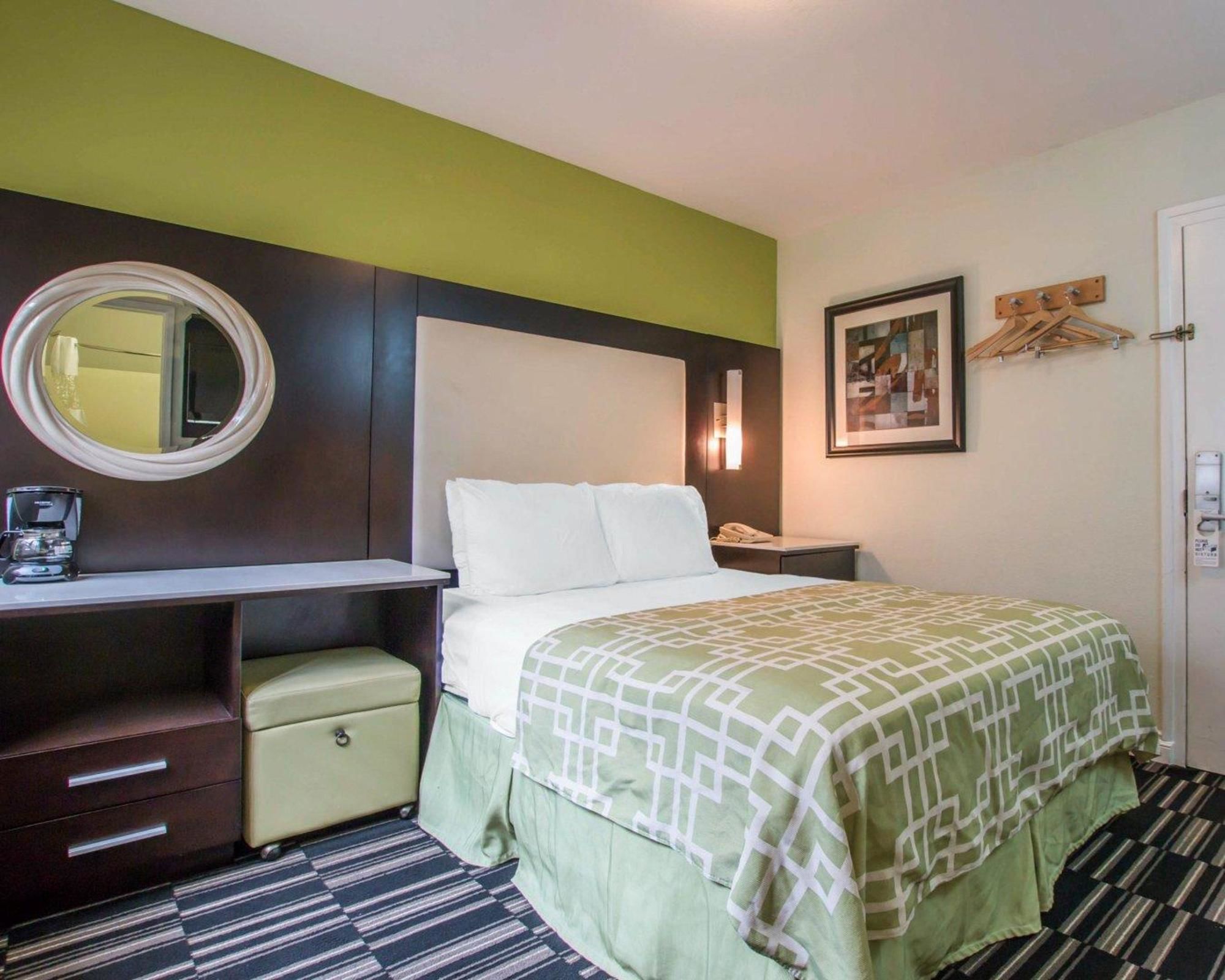 Фото SureStay Hotel by Best Western Beverly Hills West La