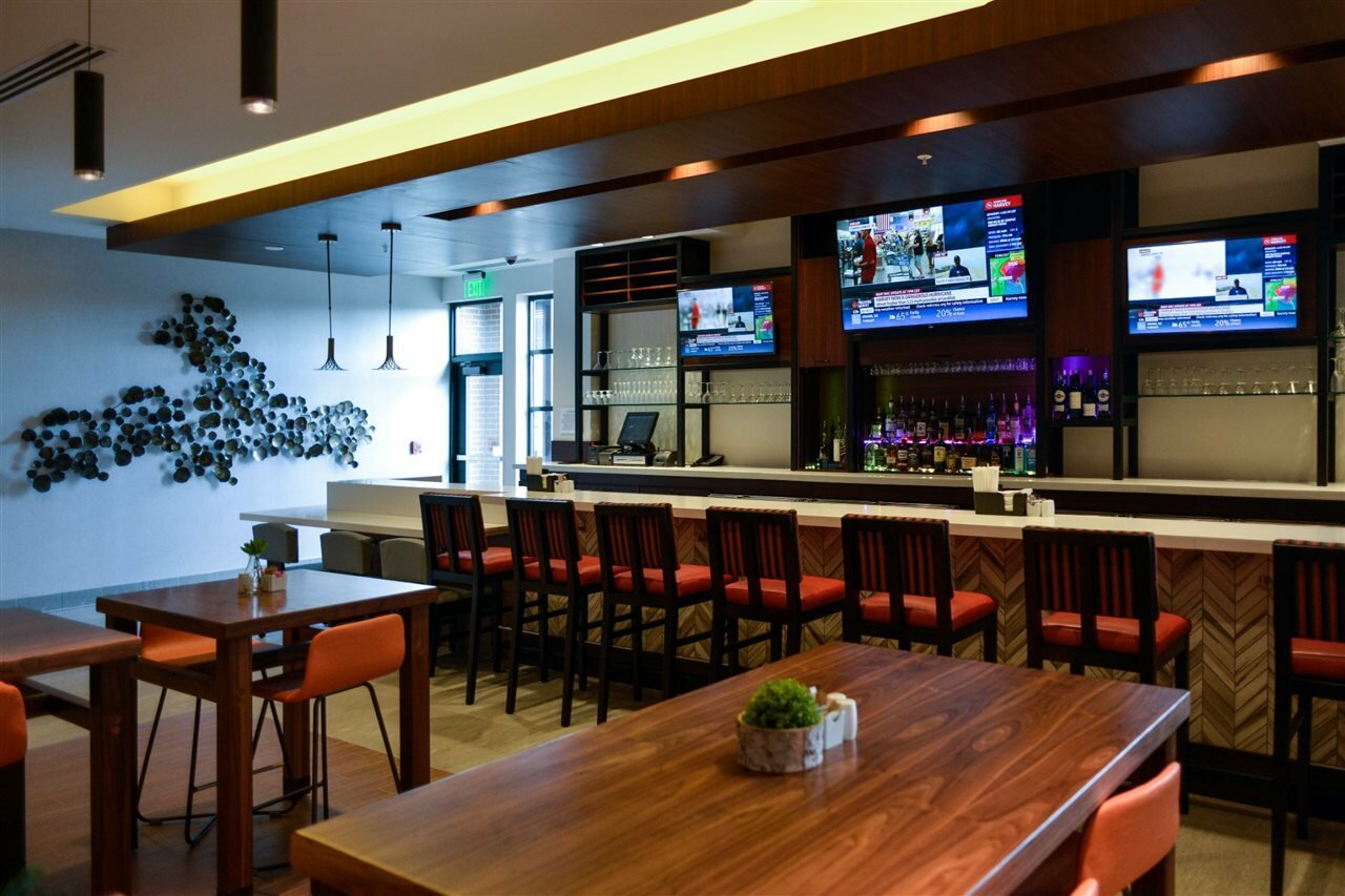 Фото Hilton Garden Inn Louisville Mall of St. Matthews