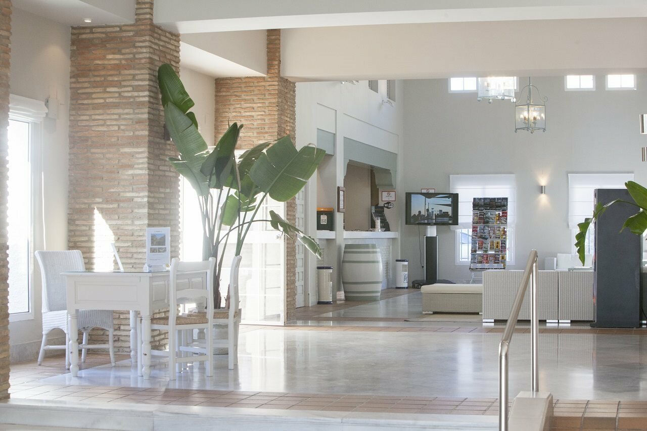 Фото Playa De La Luz Hotel