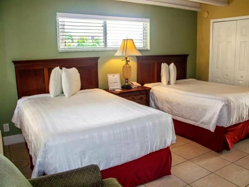 Фото The Bayside Inn & Marina