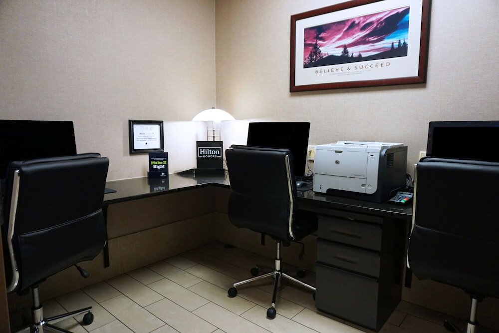 Фото DoubleTree by Hilton Madison Downtown