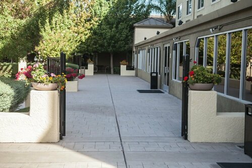 Гостиница Radisson Hotel West Sacramento в Вест Сакраменто