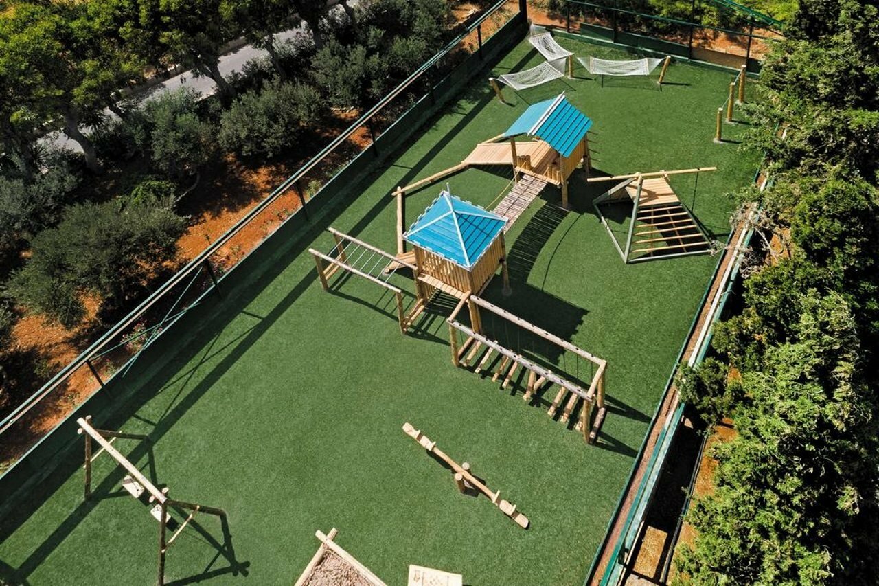 Фото Out Of The Blue Resort & SPA