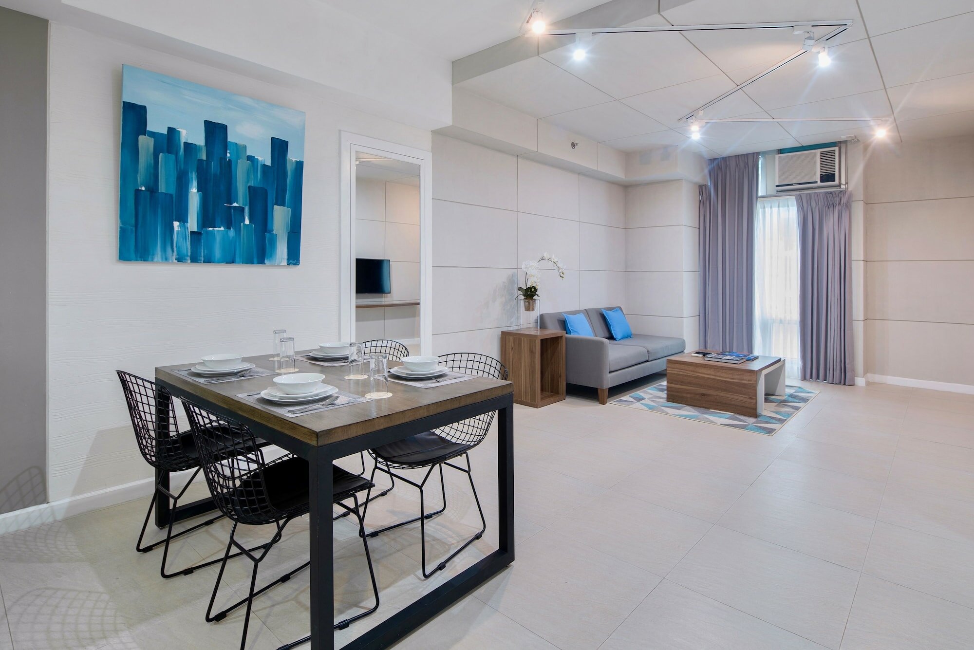 Фото 12496022896