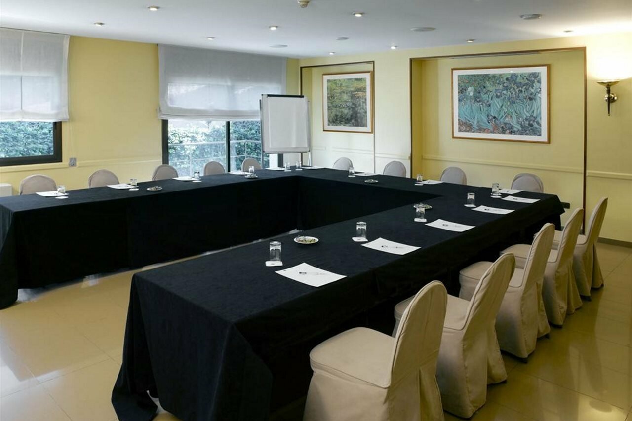 Фото Hotel Ciudad de Castelldefels