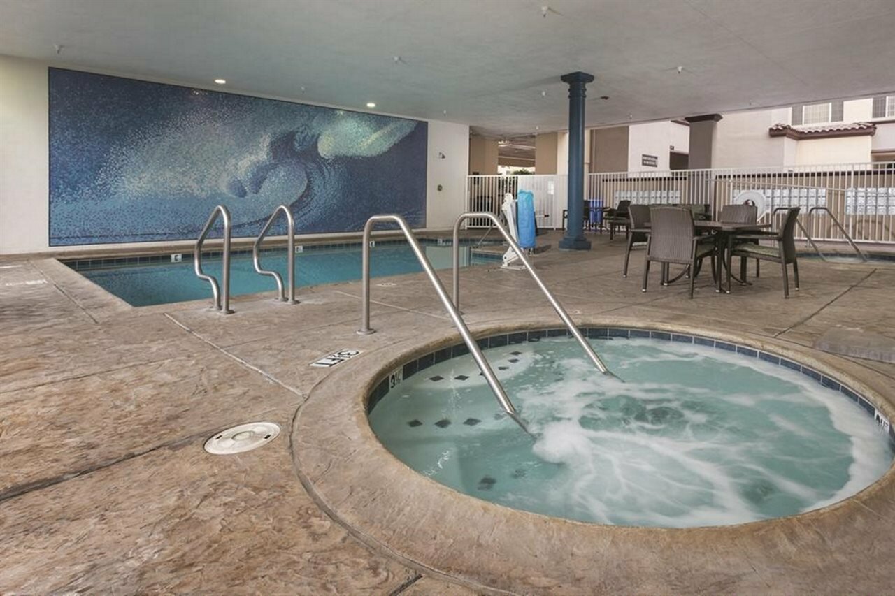 Фото Peacock Suites