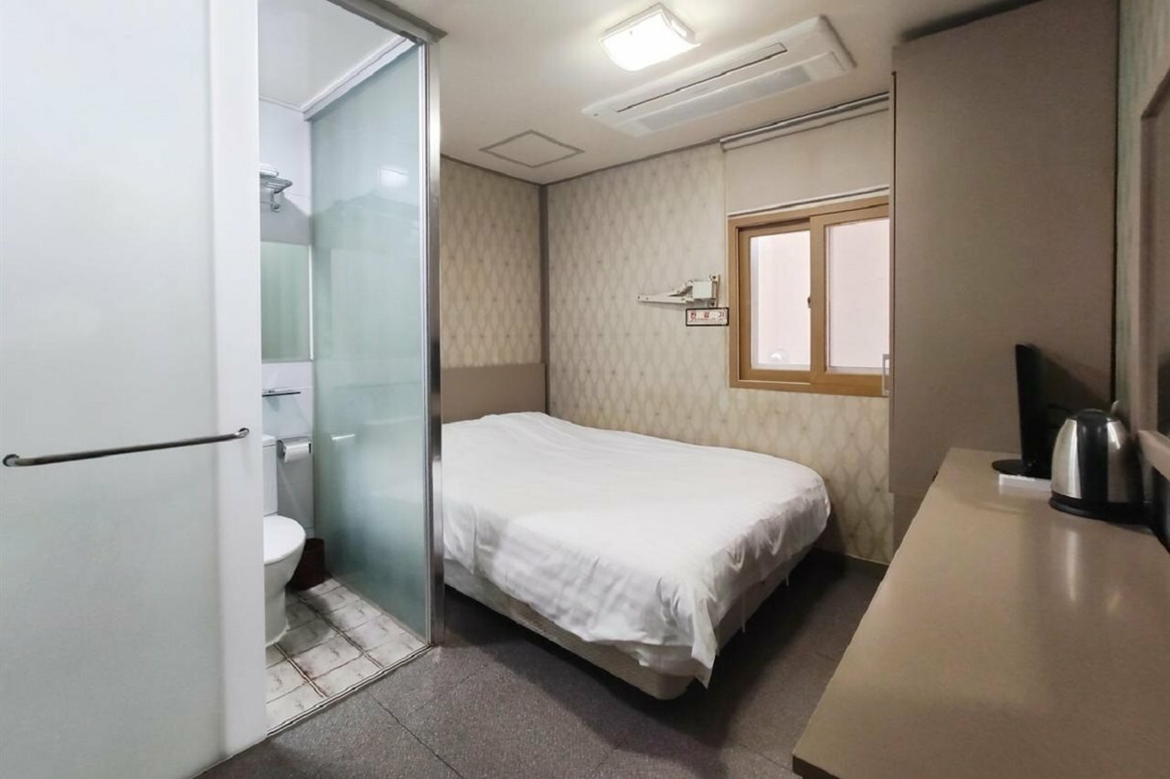 Фото Click Hotel Myeongdong