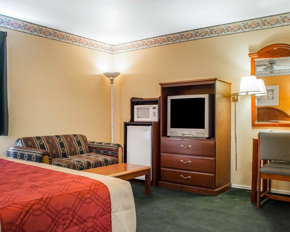 Фото Travelodge by Wyndham Kingman