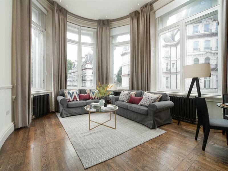 Фото Grosvenor Gardens by Capital