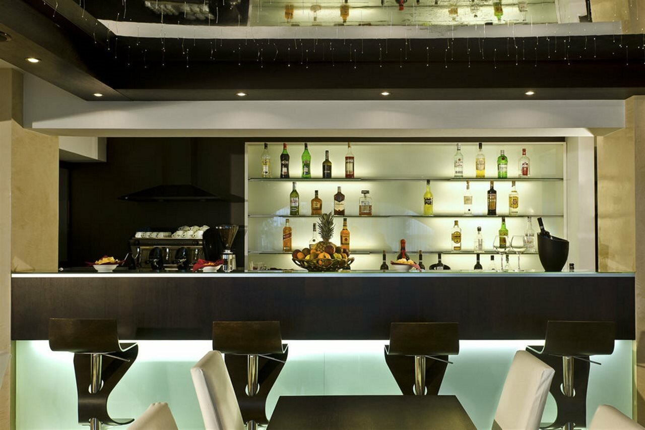 Фото Hotel Petit Palais