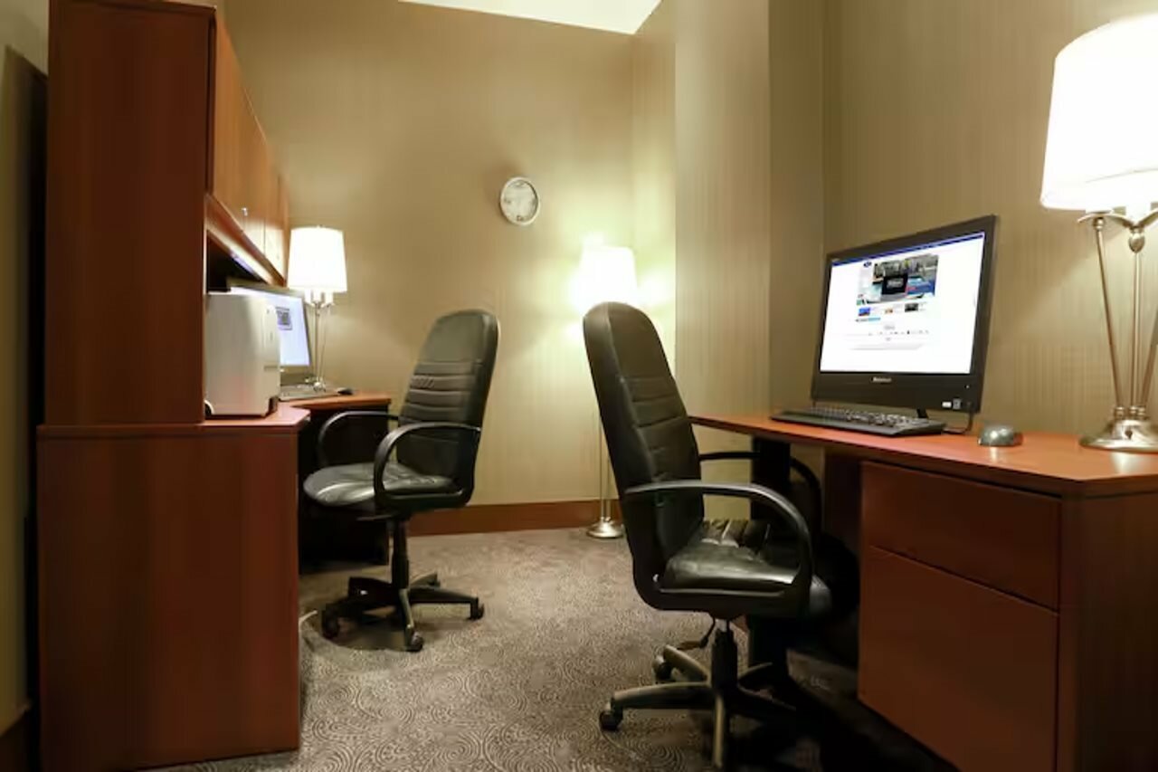 Фото Hampton Inn & Suites by Hilton Laval