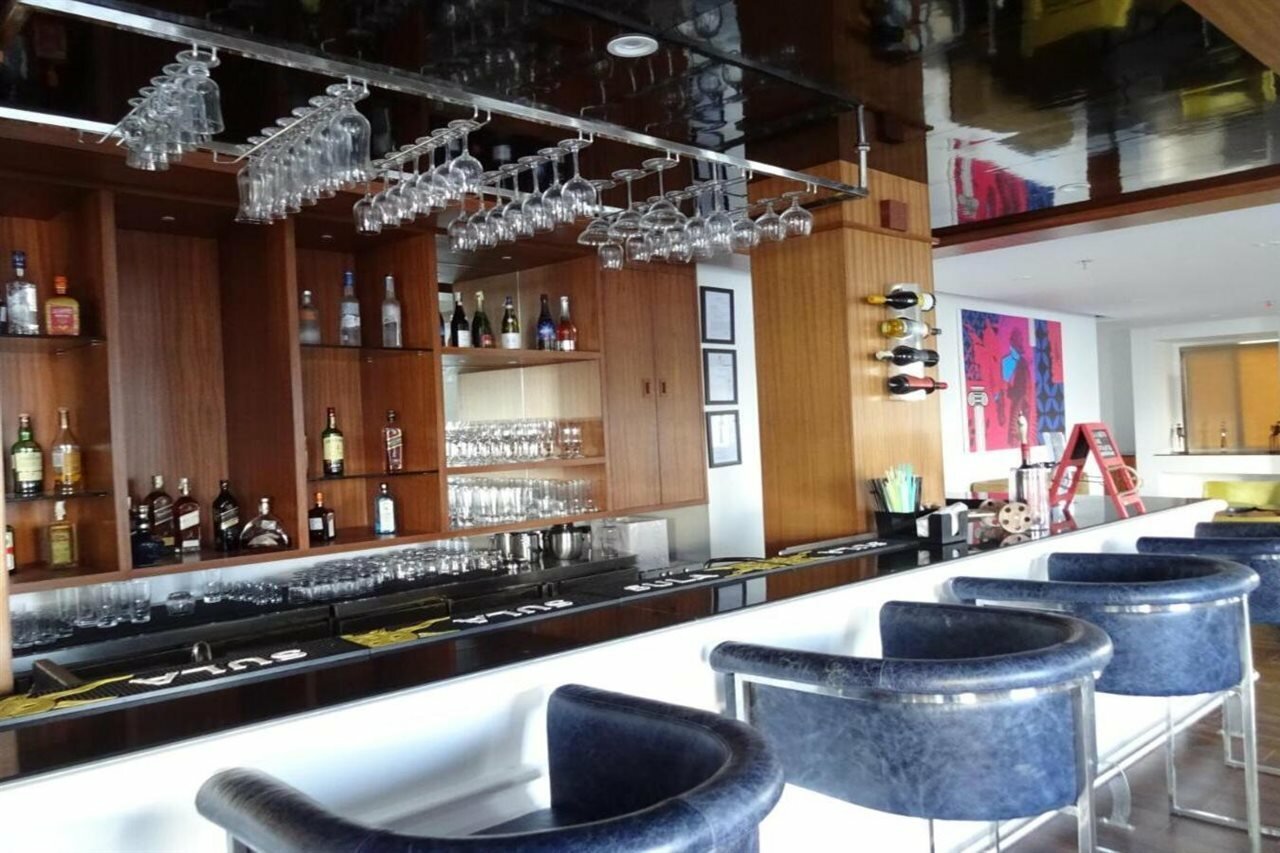 Фото Amanora The Fern Hotels & Club