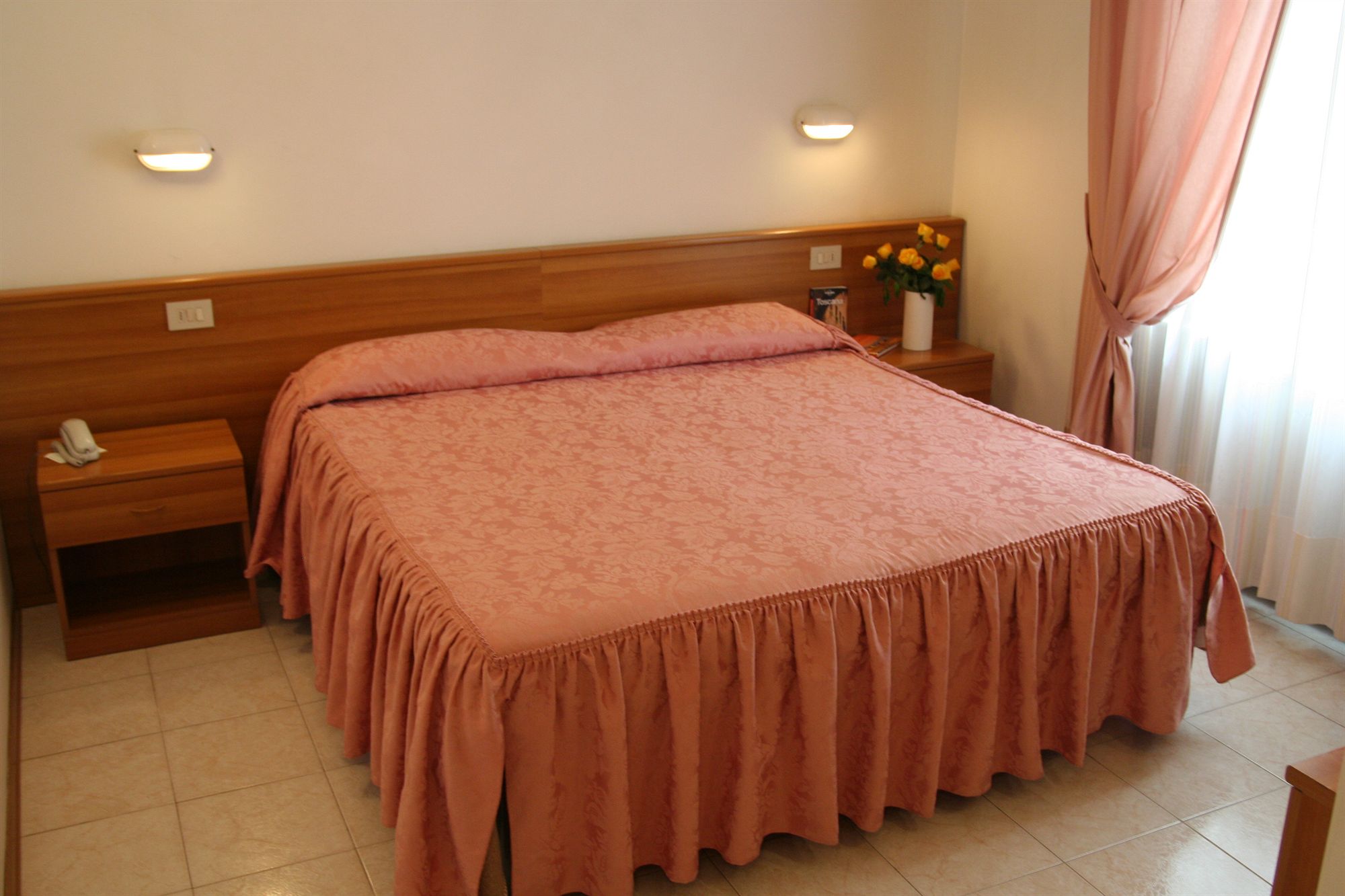 Фото Hotel Elena