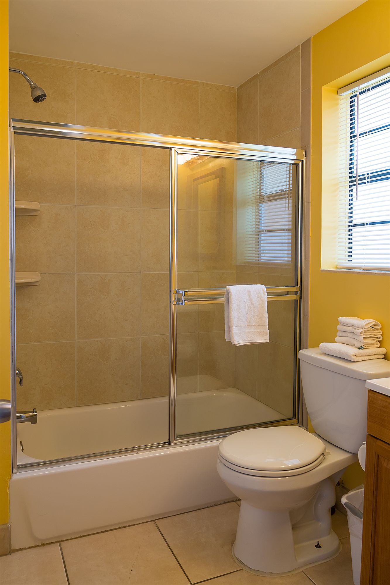 Фото Riptide Oceanfront Hotel