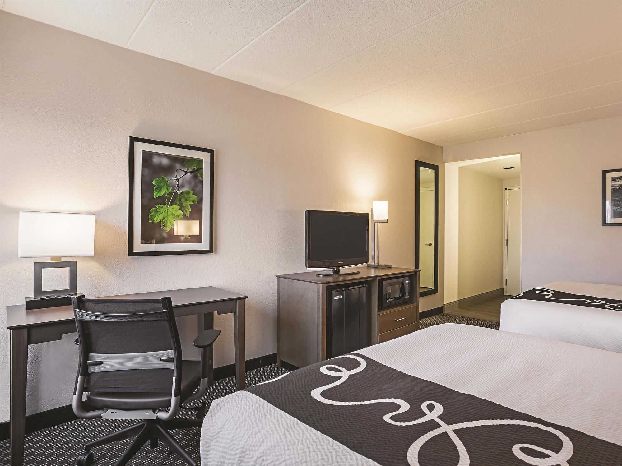 Фото La Quinta Inn & Suites by Wyndham Baltimore N White Marsh