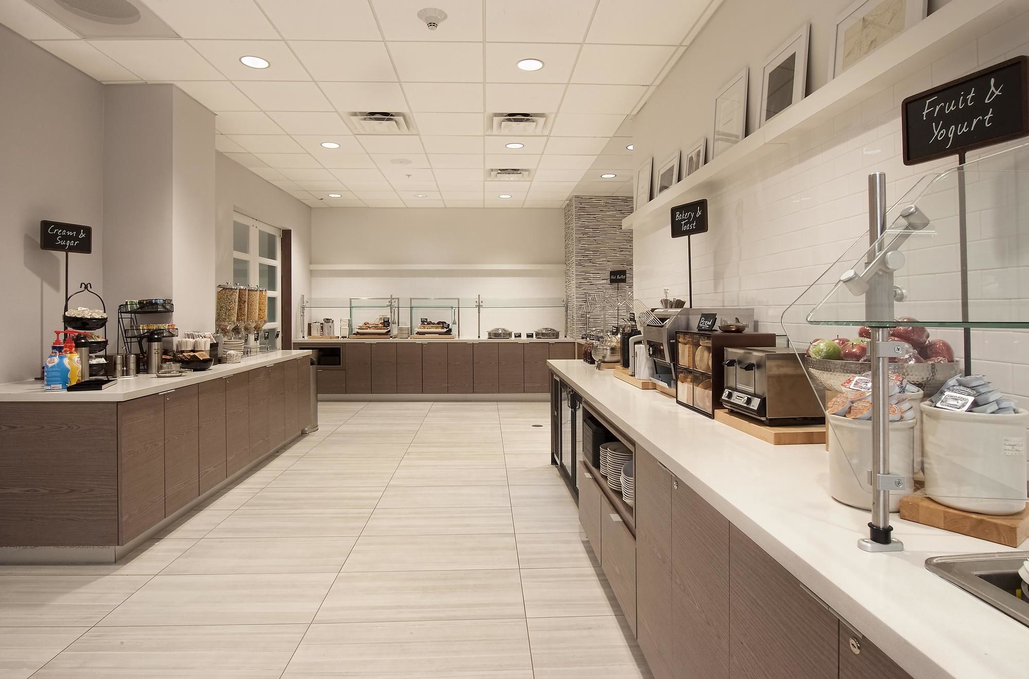 Фото Embassy Suites Raleigh-Crabtree