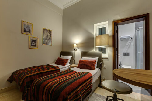 № 11 Hotel & Apartments