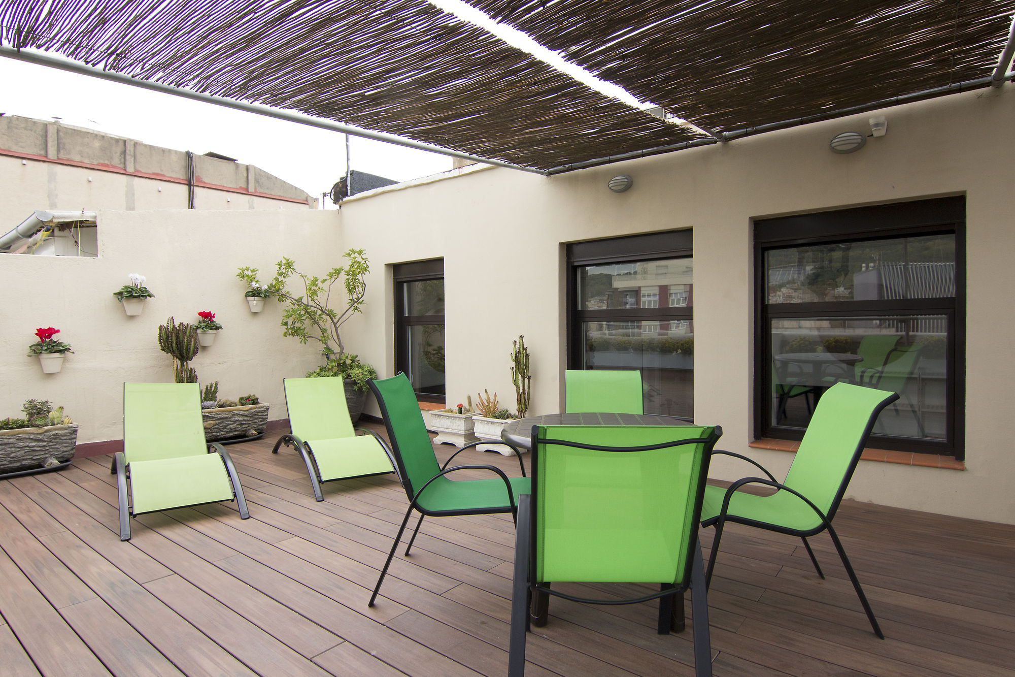 Фото Stay Together Barcelona Apartments