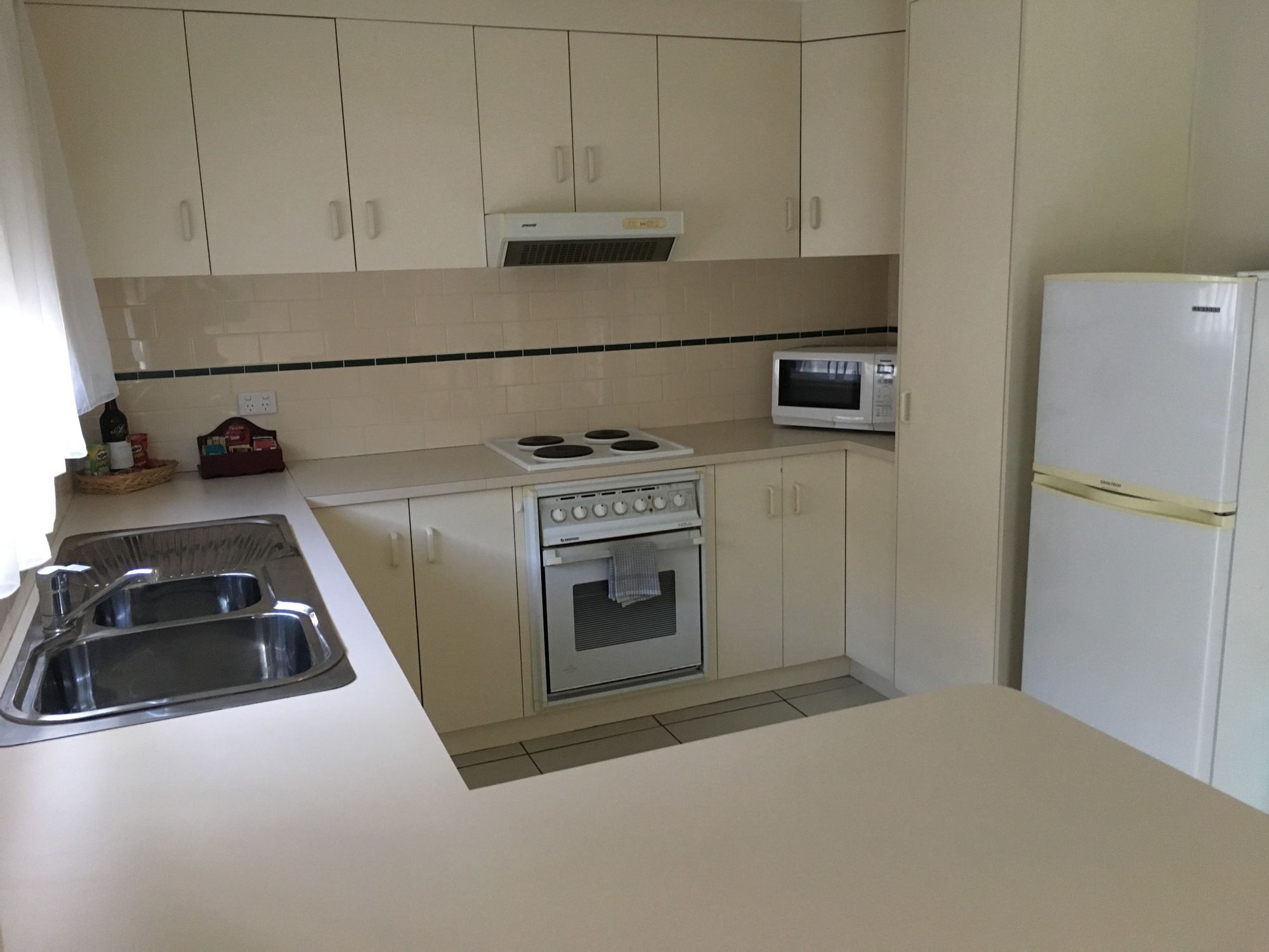 Фото Best Western Ambassador Motor Inn & Apartments